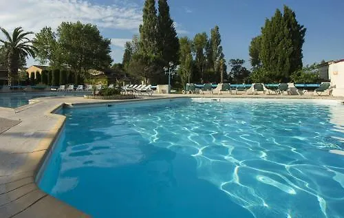 Sowell Family Les Amandiers Arles Resort